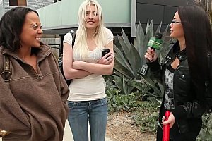 被两老头把我添高潮了视频