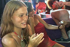 chinaese girl 走光露点合集